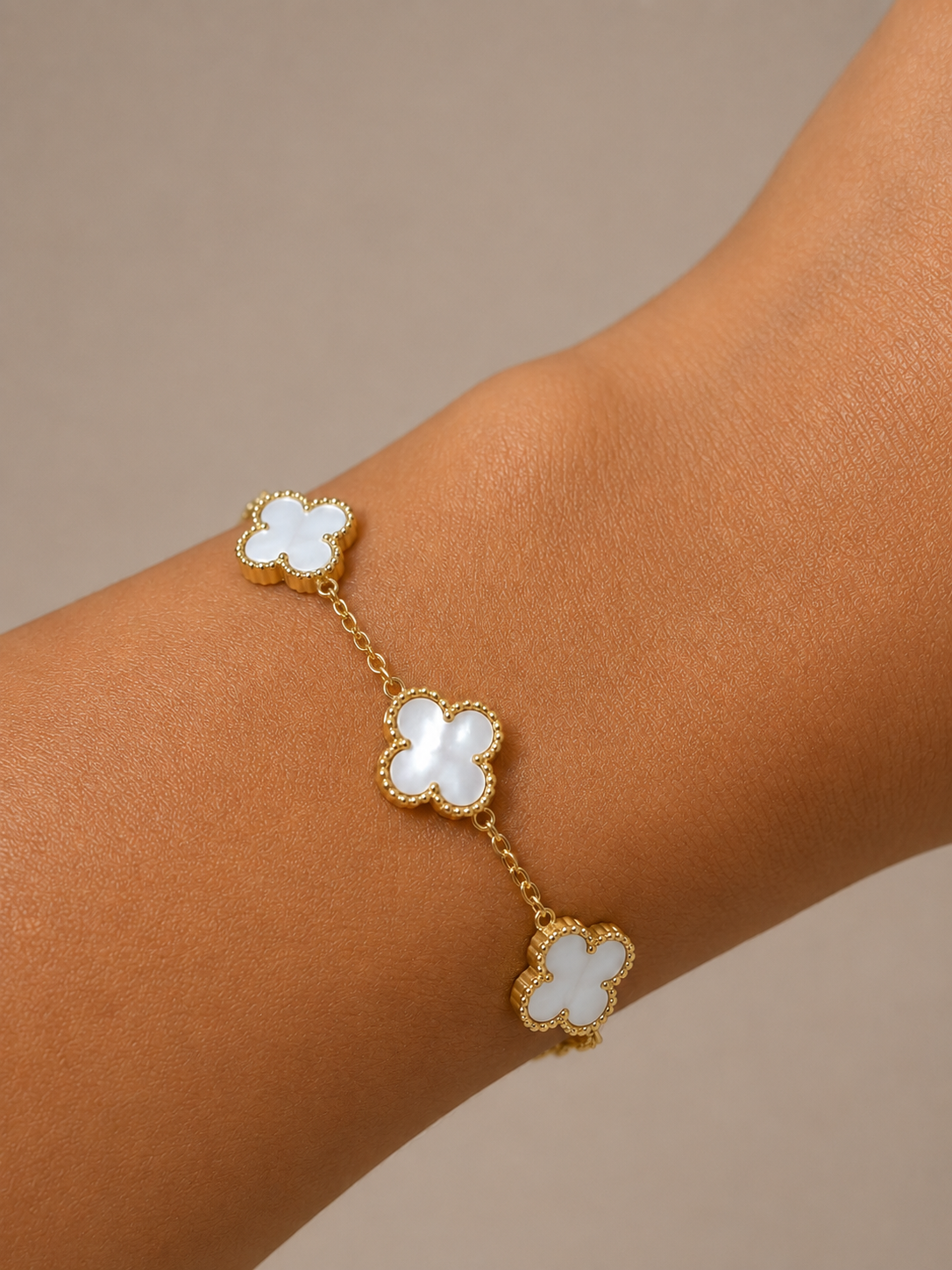 Bracelet "White Rosalia"